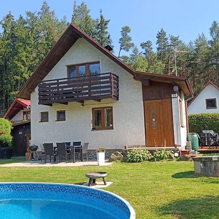 Chata Mareček - v lesní osadě u řeky Lužnice Villa Skalice Exterior foto